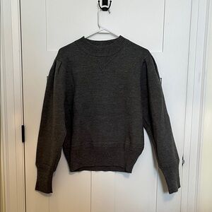 Women’s Gray Sweater // DRA